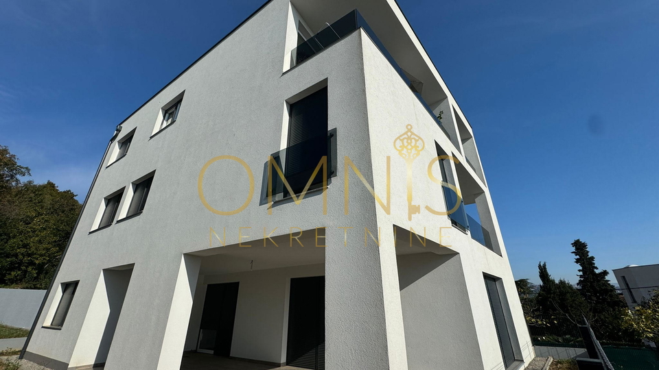 OPATIJA, POBRI- prekrasan penthouse u završenom objektu