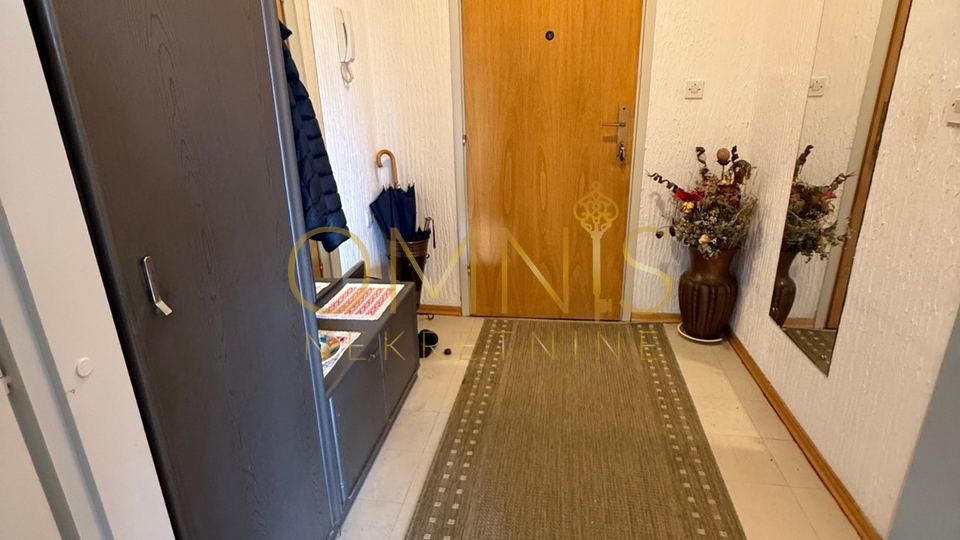 RIJEKA – GORNJA VEŽICA, three-room apartment with living room, 91 m²