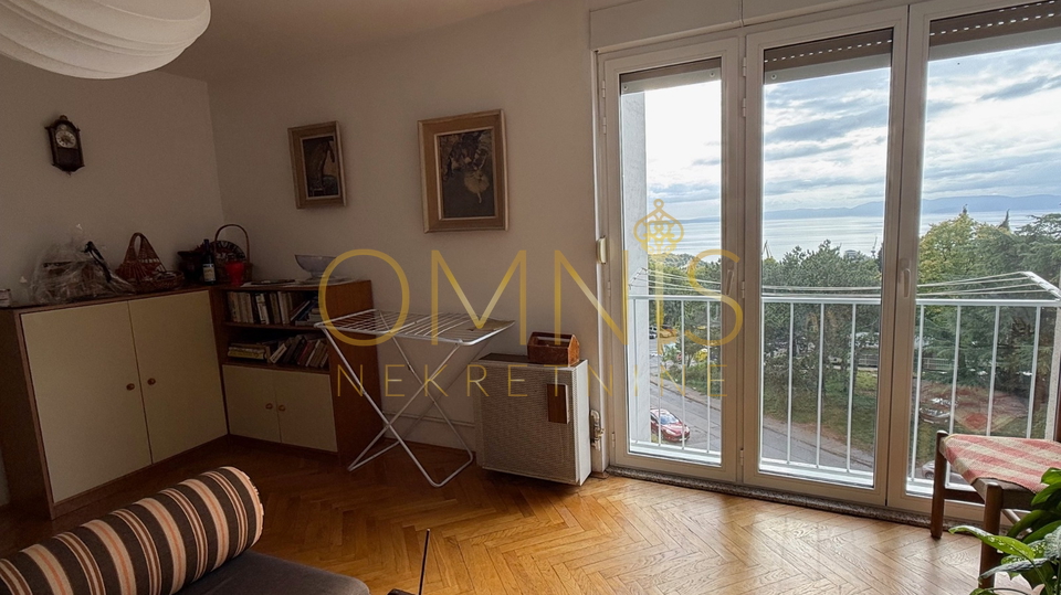 RIJEKA – GORNJA VEŽICA, three-room apartment with living room, 91 m²