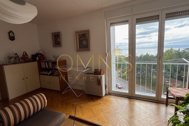 RIJEKA – GORNJA VEŽICA, three-room apartment with living room, 91 m²