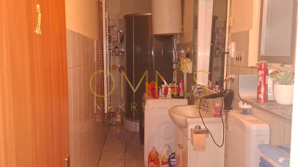 Na prodaju, Dvojna kuća u centru Hreljina – 130 m² stambenog prostora