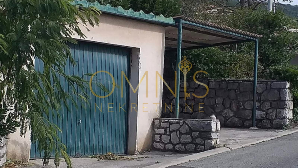 Na prodaju, Dvojna kuća u centru Hreljina – 130 m² stambenog prostora