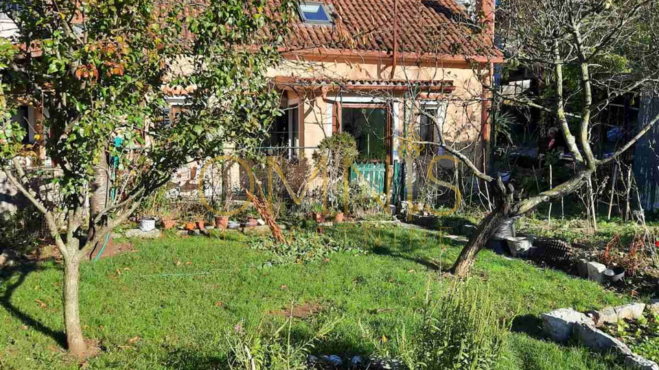 Kuća na prodaju – Podhum, 72 m² s okućnicom i terasom