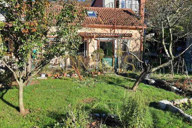 Kuća na prodaju – Podhum, 72 m² s okućnicom i terasom