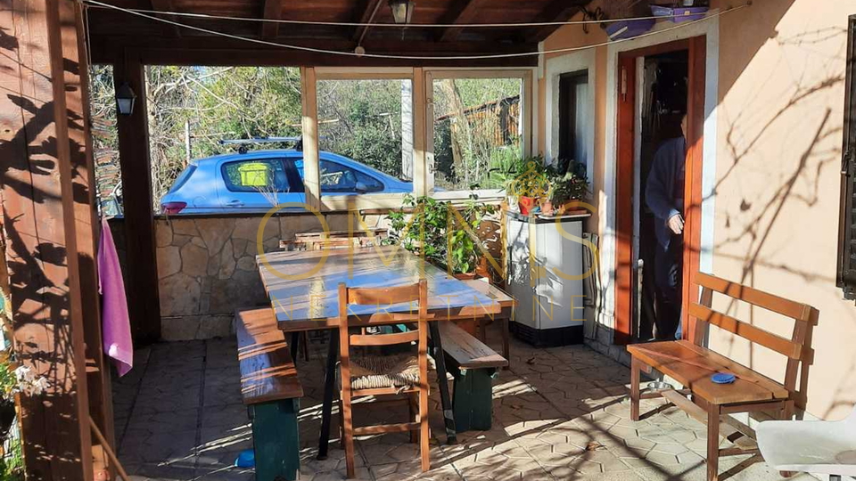 Kuća na prodaju – Podhum, 72 m² s okućnicom i terasom