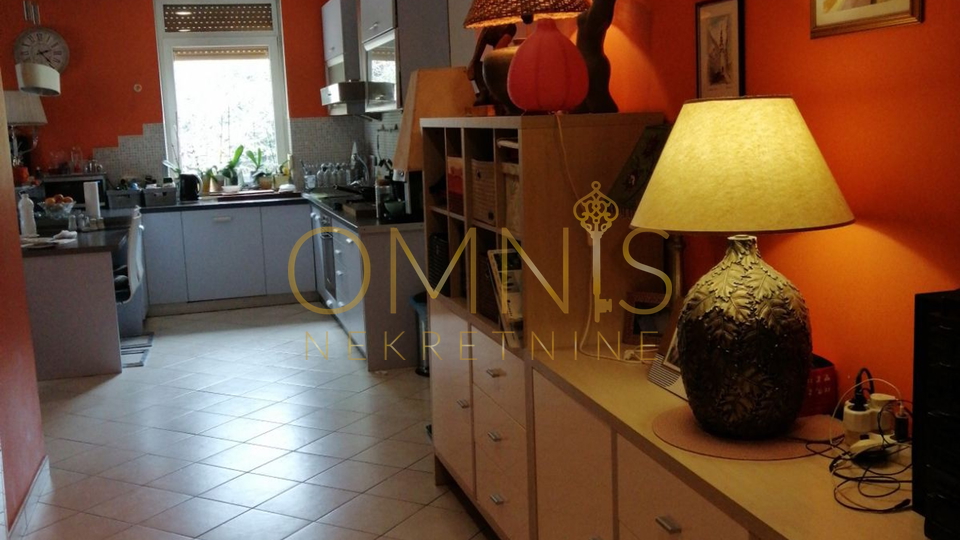 Adaptiran i opremljen stan, 80 m², Turnić – 2. kat
