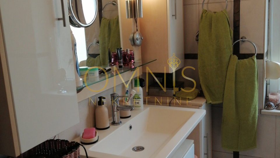 Adaptiran i opremljen stan, 80 m², Turnić – 2. kat