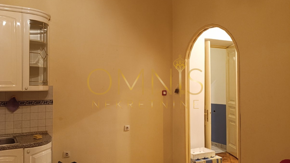 STAN U CENTRU RIJEKE, BALKON, 72 M²