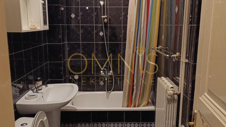 STAN U CENTRU RIJEKE, BALKON, 72 M²