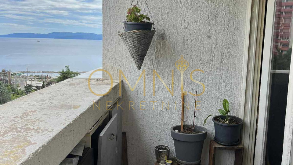 RIJEKA – TROSOBONI STAN + DB, 65m² – POGLED NA MORE