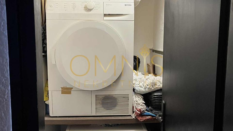 RIJEKA – TROSOBONI STAN + DB, 65m² – POGLED NA MORE