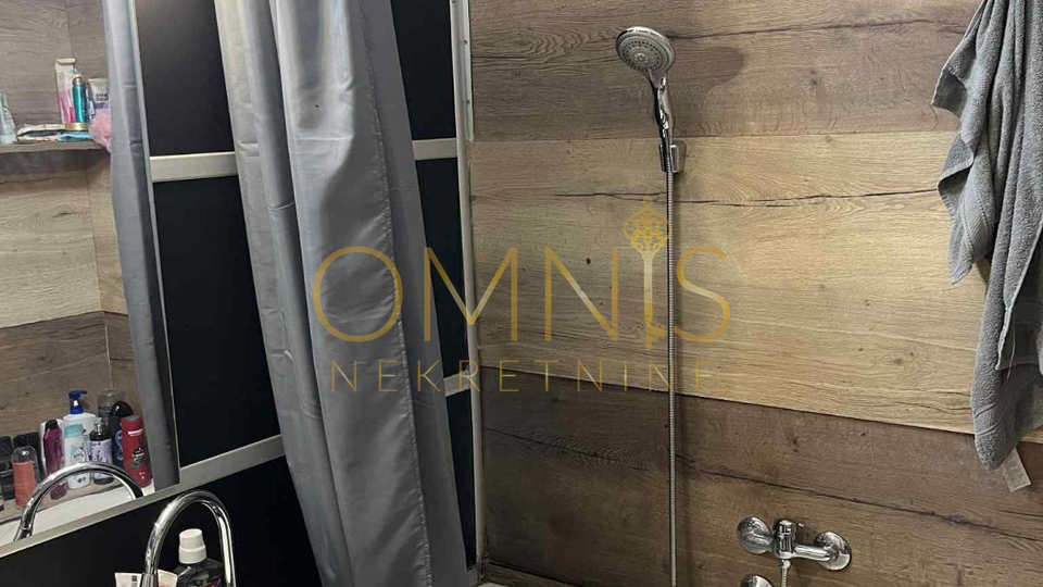 RIJEKA – TROSOBONI STAN + DB, 65m² – POGLED NA MORE