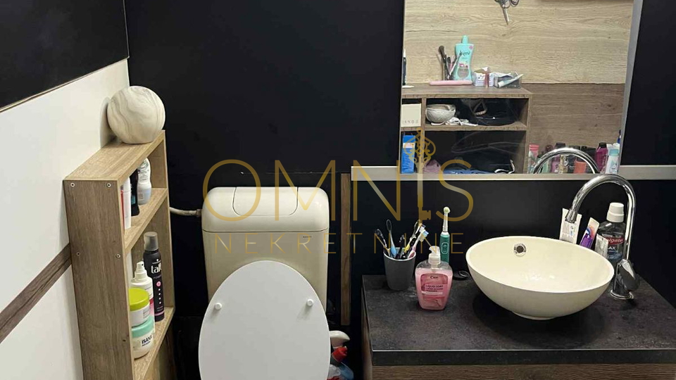 RIJEKA – TROSOBONI STAN + DB, 65m² – POGLED NA MORE