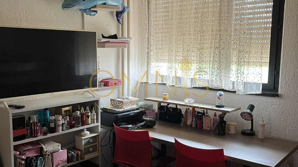 RIJEKA – TROSOBONI STAN + DB, 65m² – POGLED NA MORE