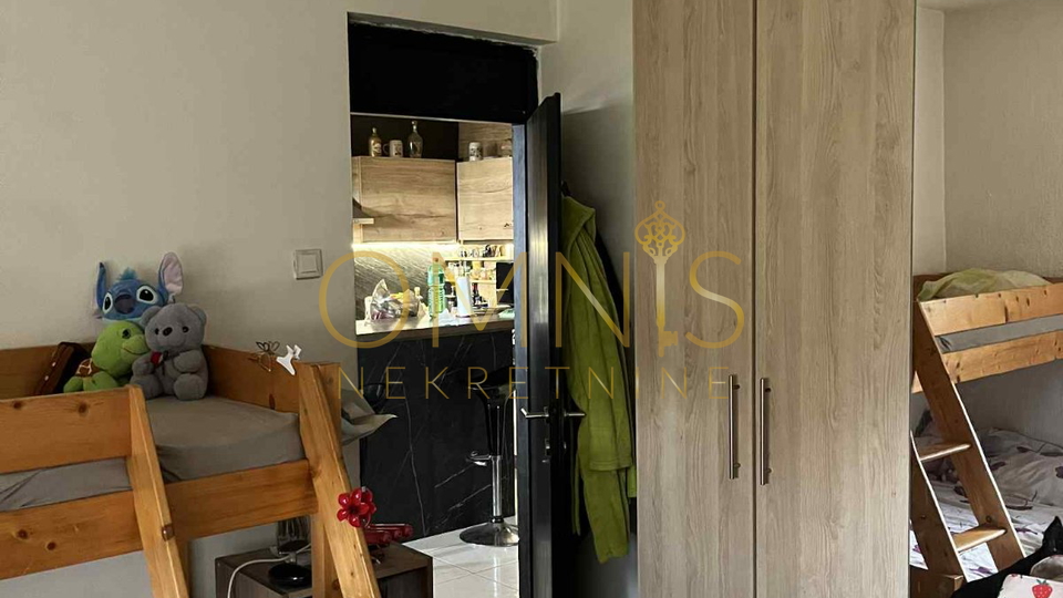 RIJEKA – TROSOBONI STAN + DB, 65m² – POGLED NA MORE