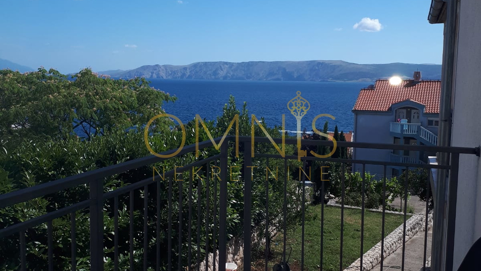 NOVI VINODOLSKI – KUĆA S 3 APARTMANA, 150 M OD MORA, PANORAMSKI POGLED