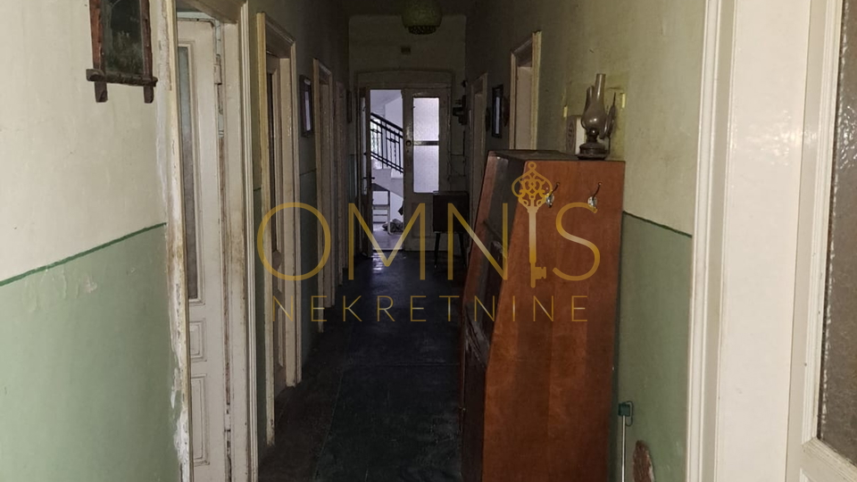 Prostran stan u austrougarskoj vili – Bakar, 120 m²
