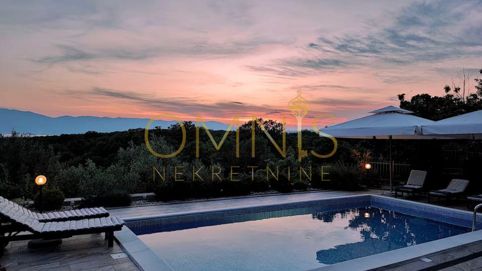 Kostrena – Vila s bazenom i panoramskim pogledom na more