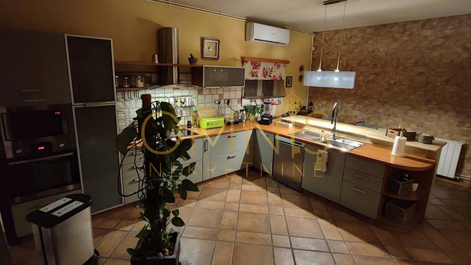 Kostrena – Vila s bazenom i panoramskim pogledom na more