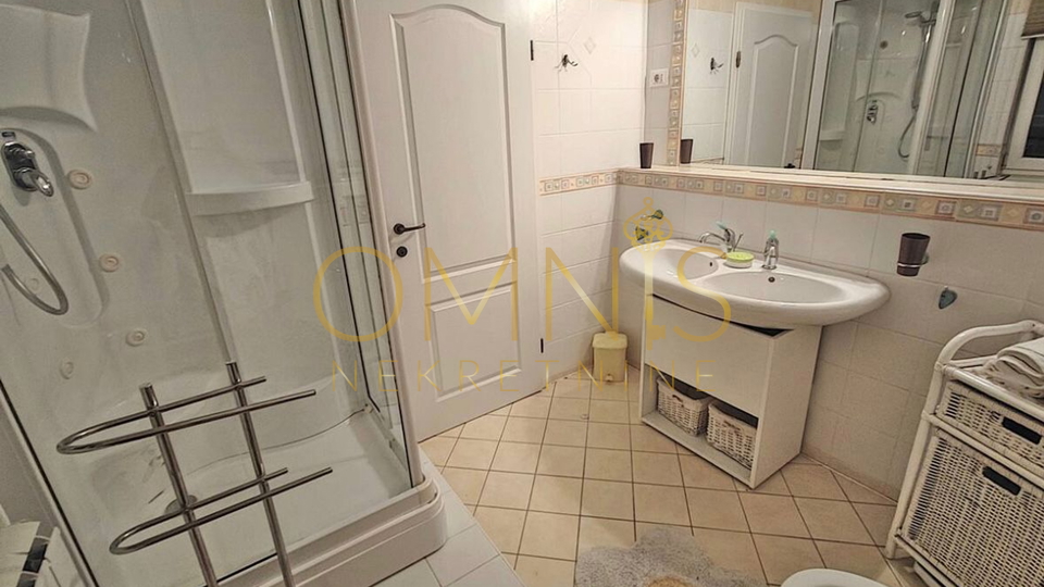 Kostrena – Vila s bazenom i panoramskim pogledom na more