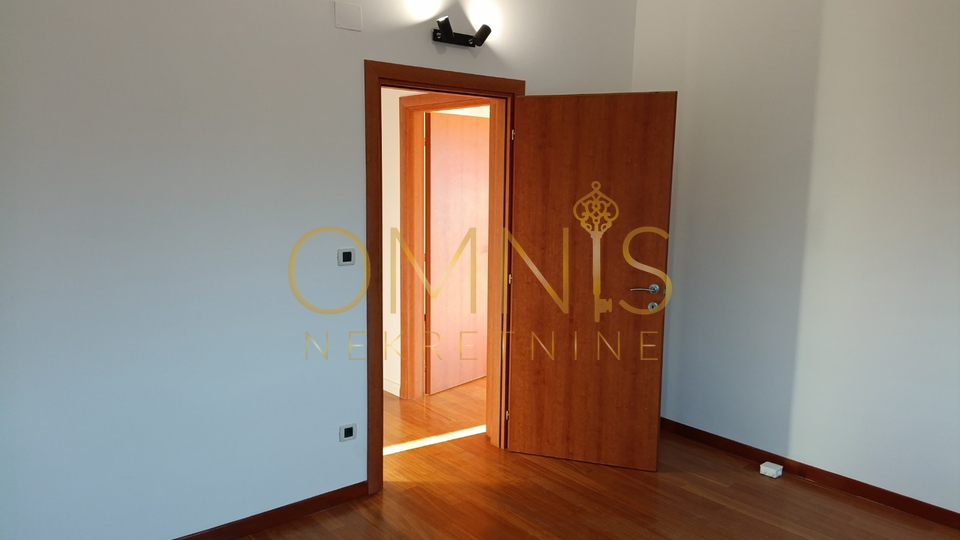 Prostran stan s predivnim pogledom – Martinkovac, 143 m²