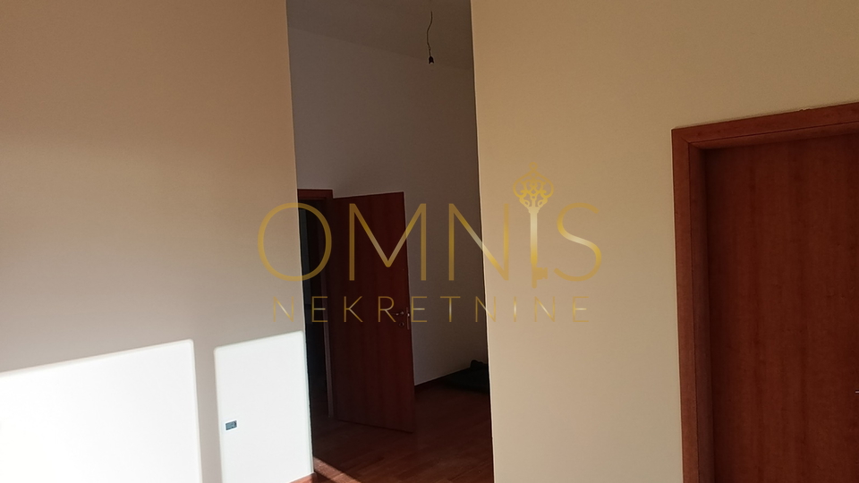 Prostran stan s predivnim pogledom – Martinkovac, 143 m²