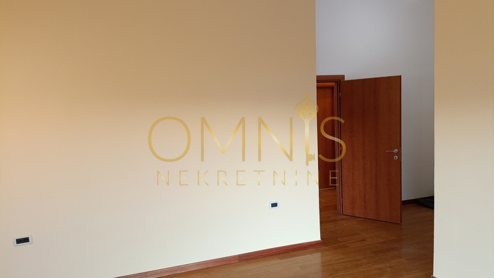 Prostran stan s predivnim pogledom – Martinkovac, 143 m²
