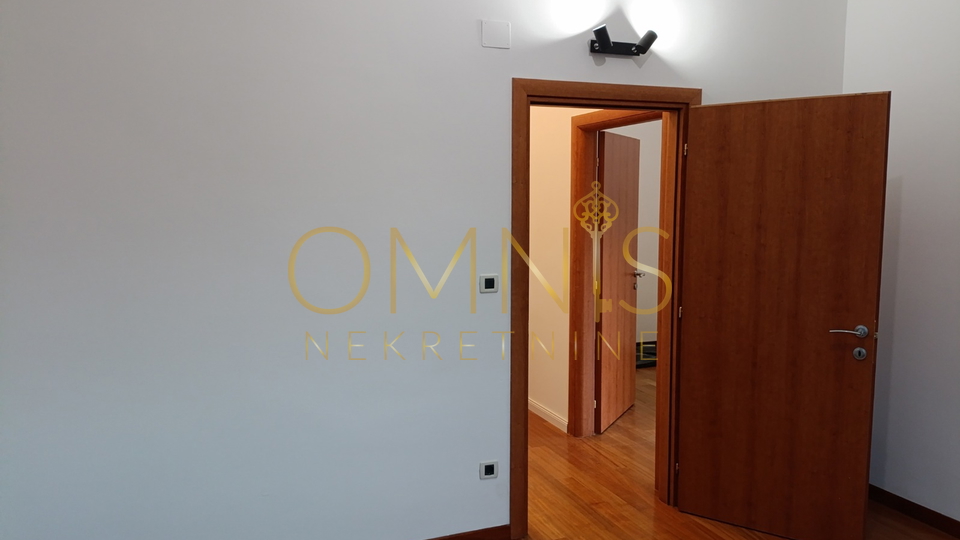 Prostran stan s predivnim pogledom – Martinkovac, 143 m²