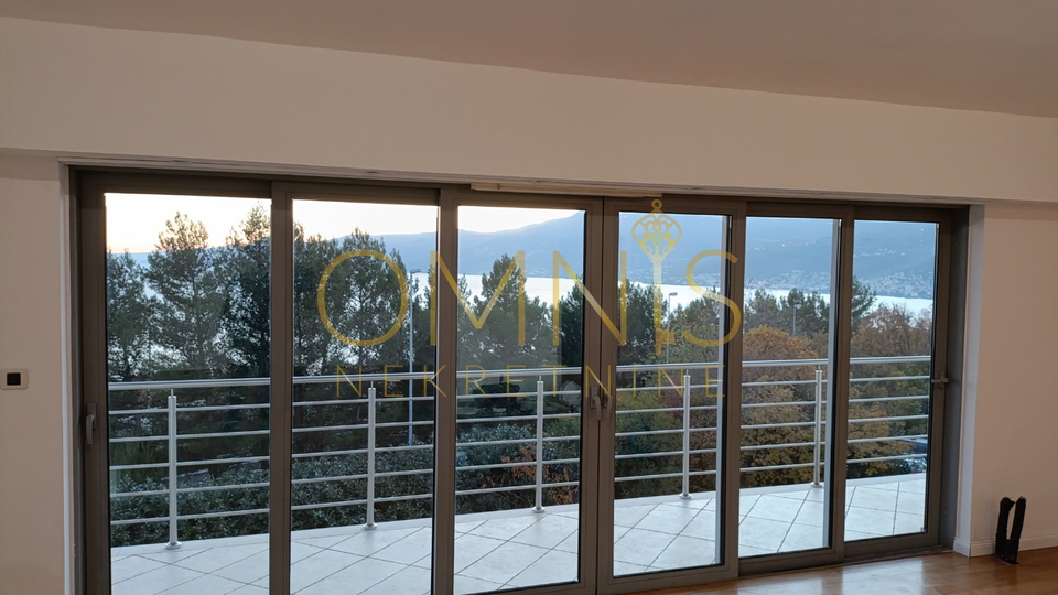 Prostran stan s predivnim pogledom – Martinkovac, 143 m²