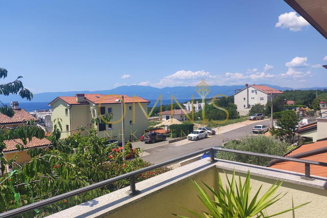 KOSTRENA – SPACIOUS TWO-LEVEL APARTMENT WITH YARD AND PARKING