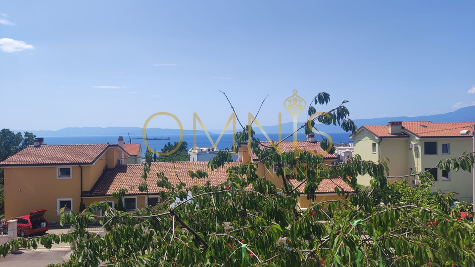 KOSTRENA – SPACIOUS TWO-LEVEL APARTMENT WITH YARD AND PARKING