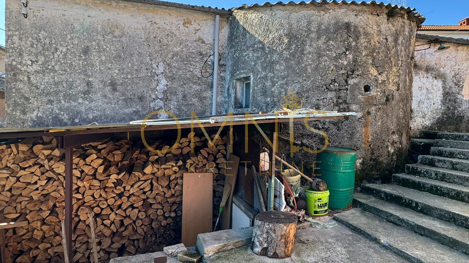 OPPORTUNITY! TWO HOUSES FOR SALE – IDEAL FOR FAMILY OR INVESTMENT