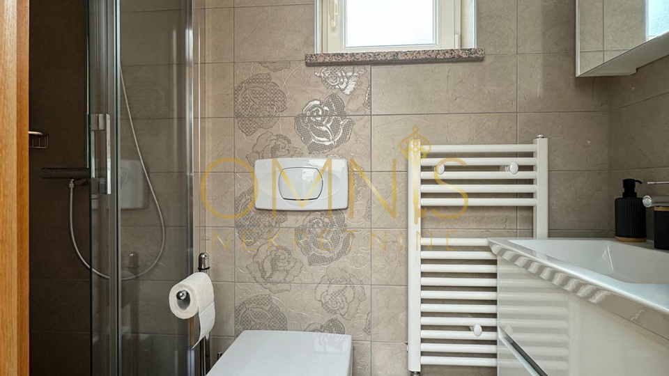 Luxury villa with a pool in Matulji – 403 m², quiet location, sea view