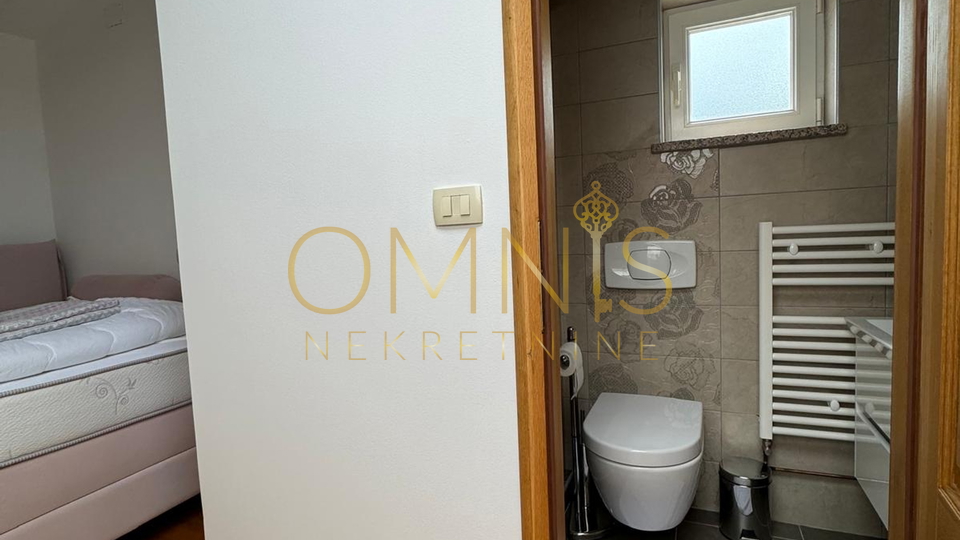 Luxury villa with a pool in Matulji – 403 m², quiet location, sea view