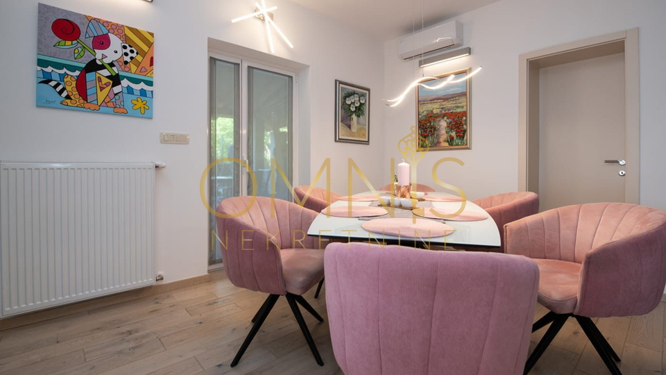 Luxury villa with a pool in Matulji – 403 m², quiet location, sea view