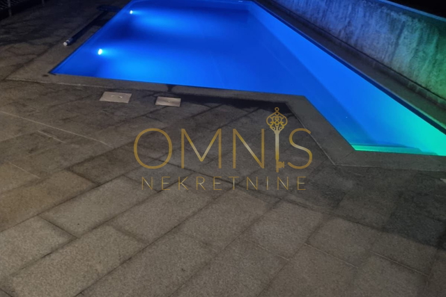 Luxury villa with a pool in Matulji – 403 m², quiet location, sea view