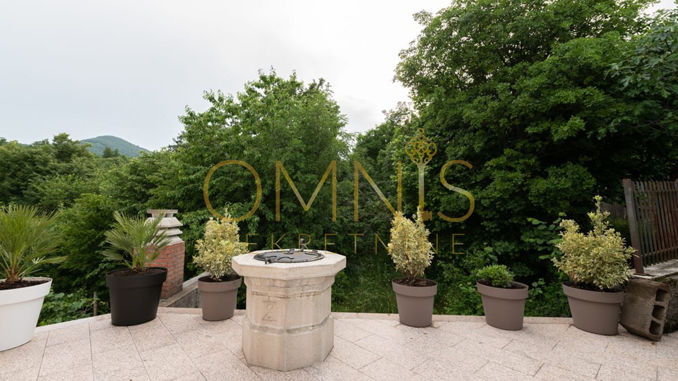 Luxury villa with a pool in Matulji – 403 m², quiet location, sea view