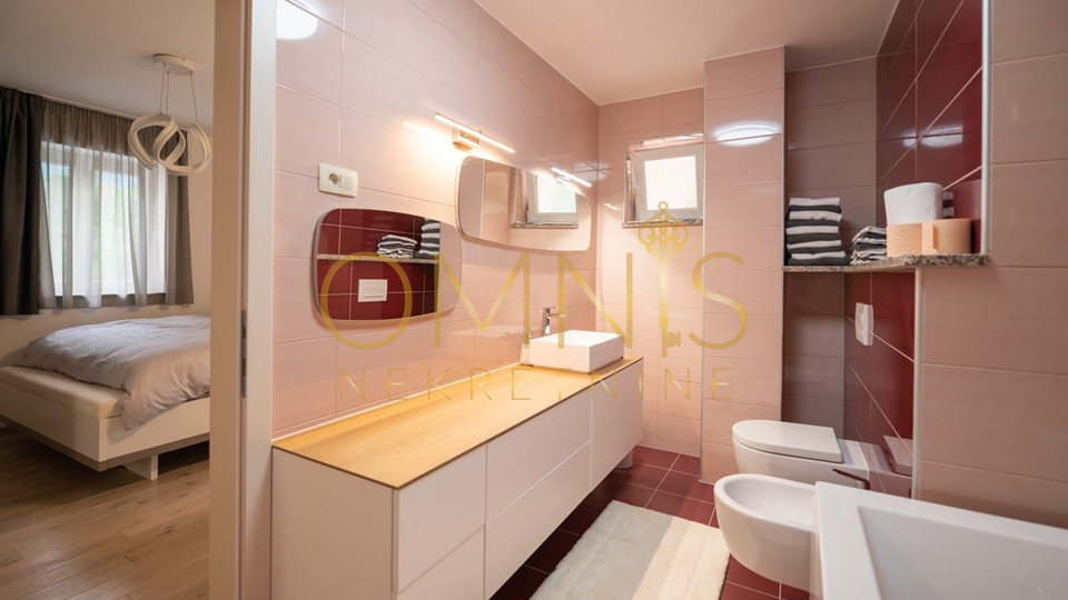 Luxury villa with a pool in Matulji – 403 m², quiet location, sea view