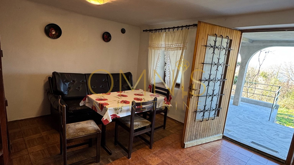 RIJETKA PRILIKA – SAMOSTOJEĆA KATNICA S POGLEDOM NA MORE, KOSTRENA
