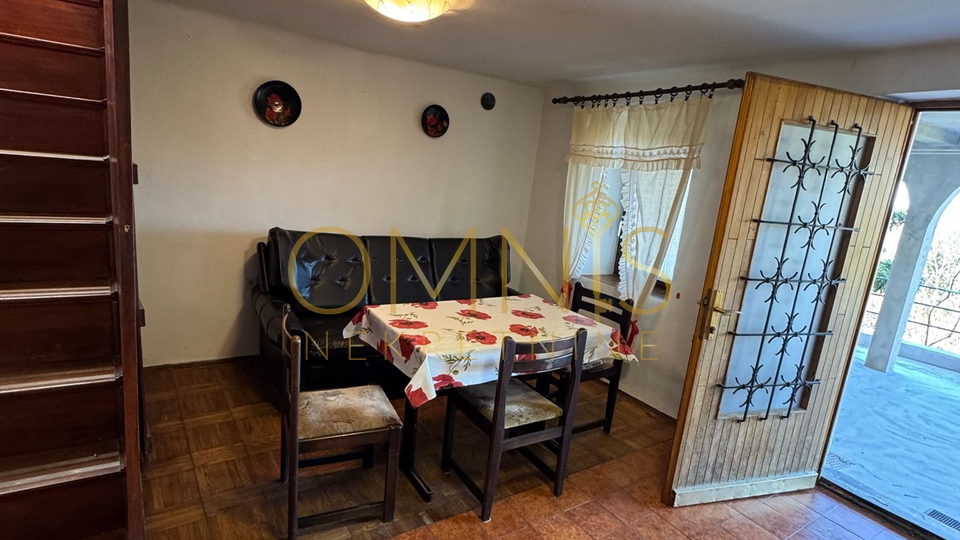 RIJETKA PRILIKA – SAMOSTOJEĆA KATNICA S POGLEDOM NA MORE, KOSTRENA