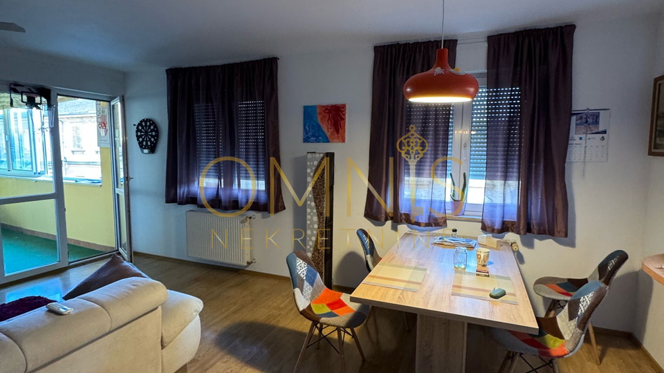 Prostran stan od 125 m² + zatvorena terasa 15 m², 1. kat, 3 sobe + dnevni boravak