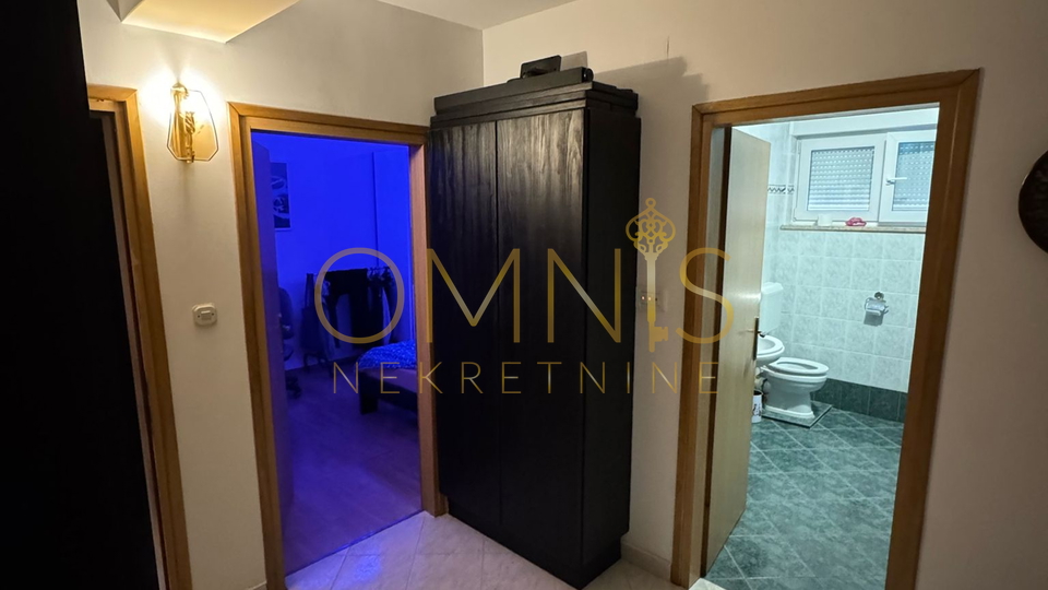 Prostran stan od 125 m² + zatvorena terasa 15 m², 1. kat, 3 sobe + dnevni boravak