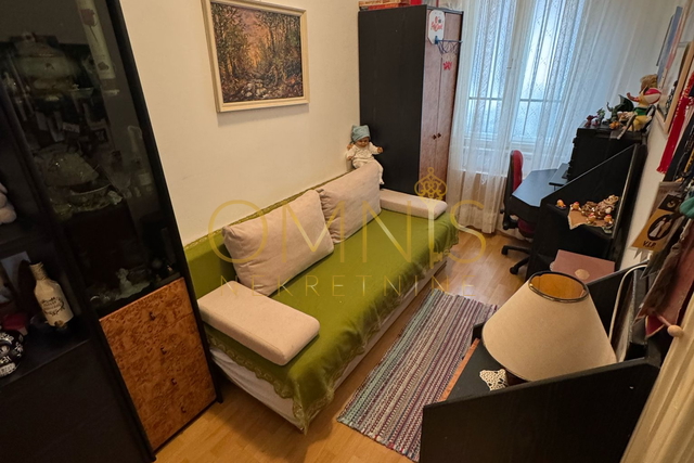Prodaje se prostrani četverosobni stan s dva balkona u centru Rijeke – 135 m²