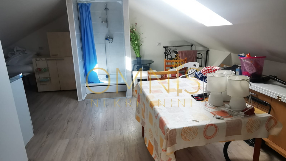 Rijeka, Čavle -najam za radnike, kuca s dva odvojena stana!