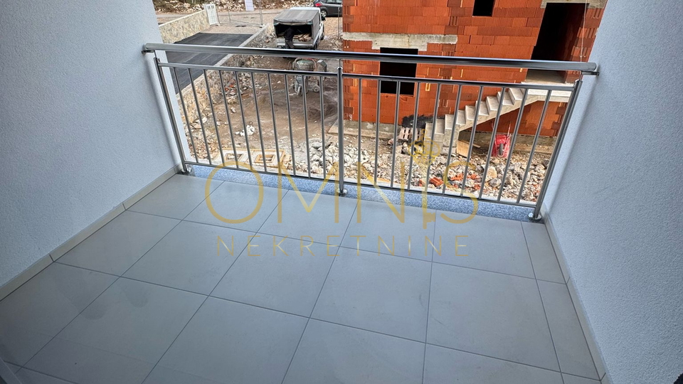 Prodaja - Novogradnja, 97 m² + 76 m² okućnice, dvije kupaonice - Prilika!