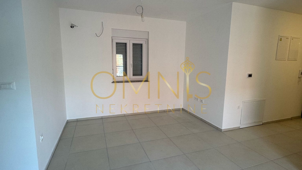 Prodaja - Novogradnja, 97 m² + 76 m² okućnice, dvije kupaonice - Prilika!