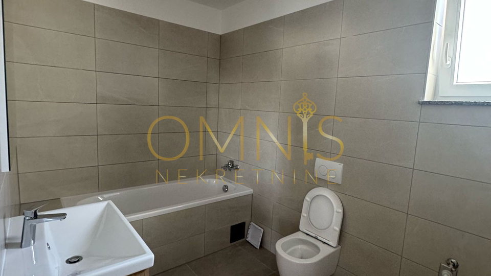 Prodaja - Novogradnja, 97 m² + 76 m² okućnice, dvije kupaonice - Prilika!