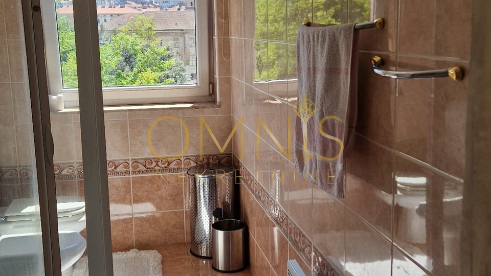 RIJEKA - CENTAR, GOSPODSKI STAN 74 m²