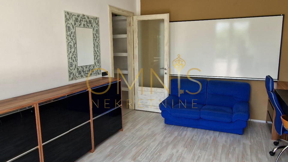 RIJEKA - CENTAR, GOSPODSKI STAN 74 m²