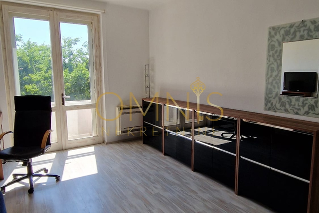 RIJEKA - CENTAR, GOSPODSKI STAN 74 m²